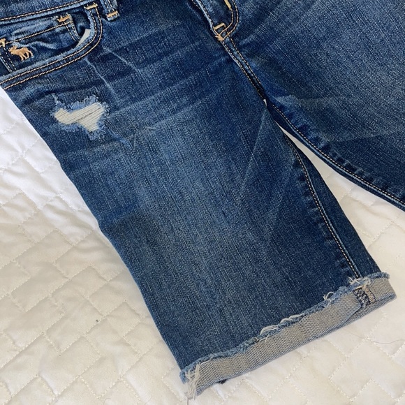 Girls Abercrombie Shorts Size 14 With Some Light Distressing. EUC!! - Picture 3 of 8